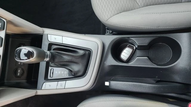 2020 Hyundai Elantra - Image 20 of 21