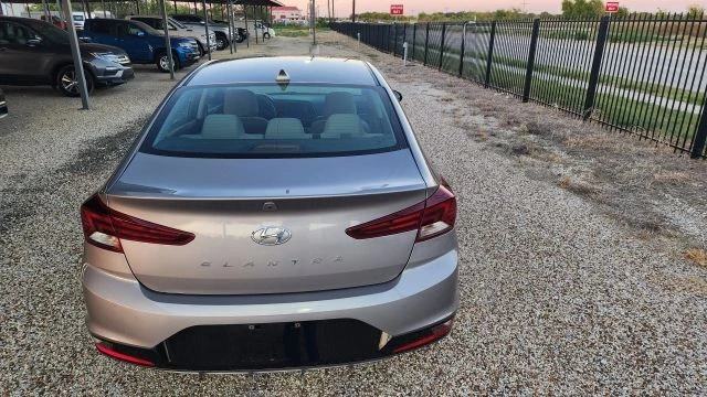 2020 Hyundai Elantra - Image 9 of 21