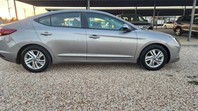 2020 Hyundai Elantra - Image 12 of 21