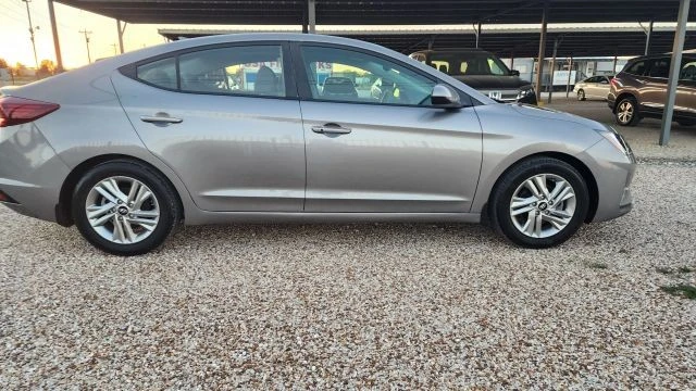 2020 Hyundai Elantra - Image 12 of 21