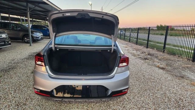 2020 Hyundai Elantra - Image 14 of 21