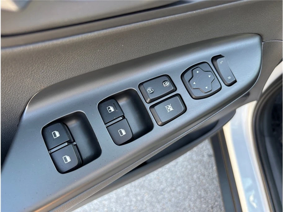 2020 Hyundai Kona - Image 17 of 21
