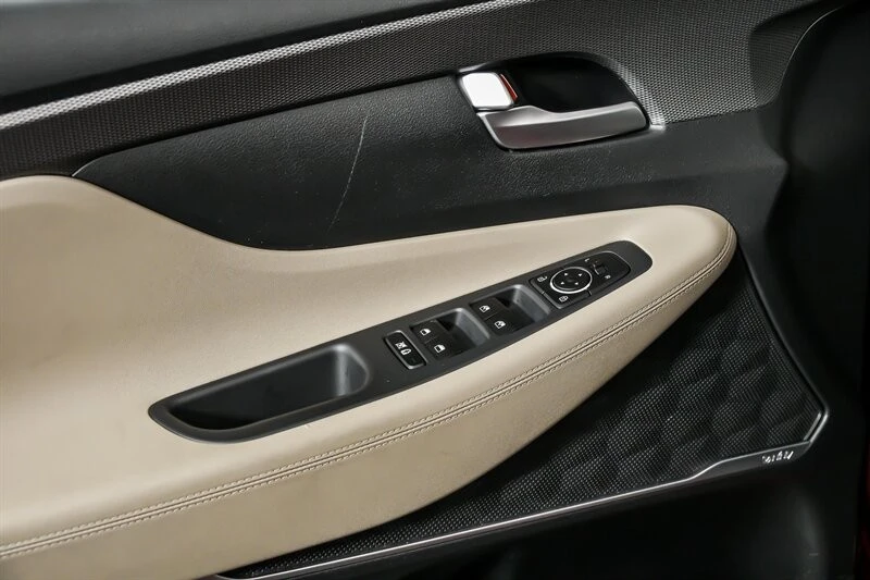 2020 Hyundai Santa Fe - Image 17 of 21