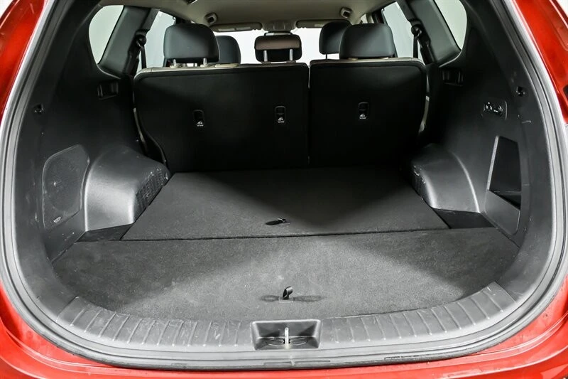 2020 Hyundai Santa Fe - Image 15 of 21
