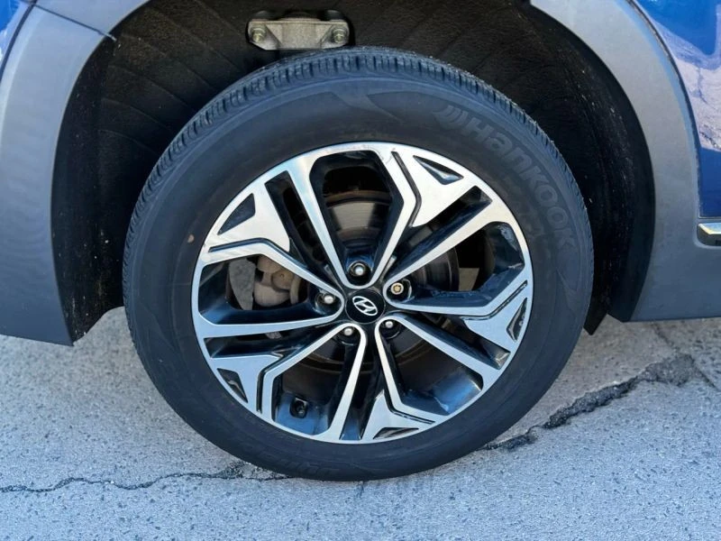 2020 Hyundai Santa Fe - Image 11 of 12