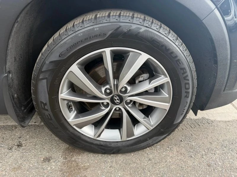 2020 Hyundai Santa Fe - Image 9 of 12