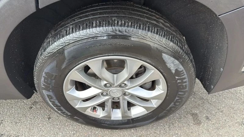 2020 Hyundai Santa Fe - Image 9 of 12