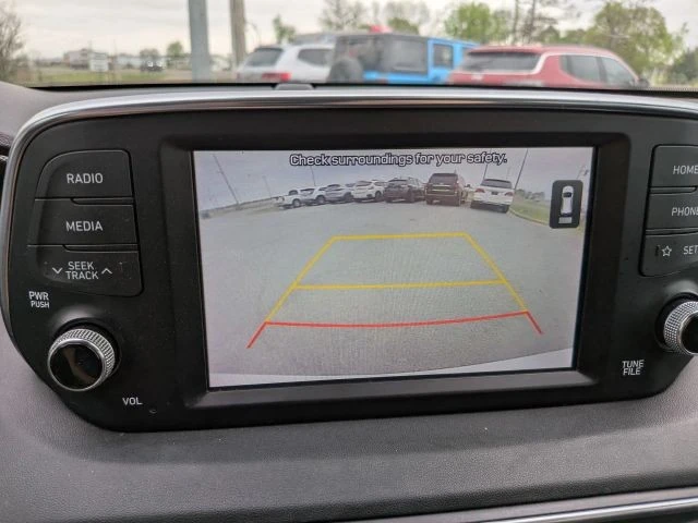 2020 Hyundai Santa Fe - Image 15 of 21