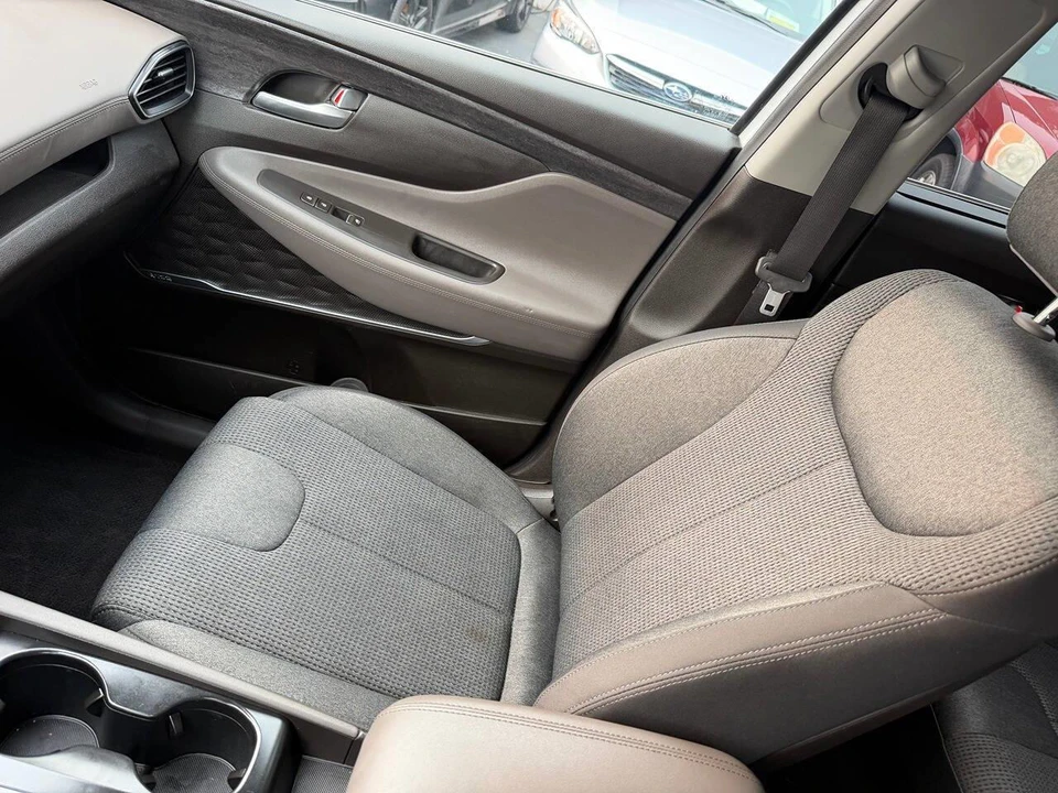 2020 Hyundai Santa Fe - Image 12 of 25