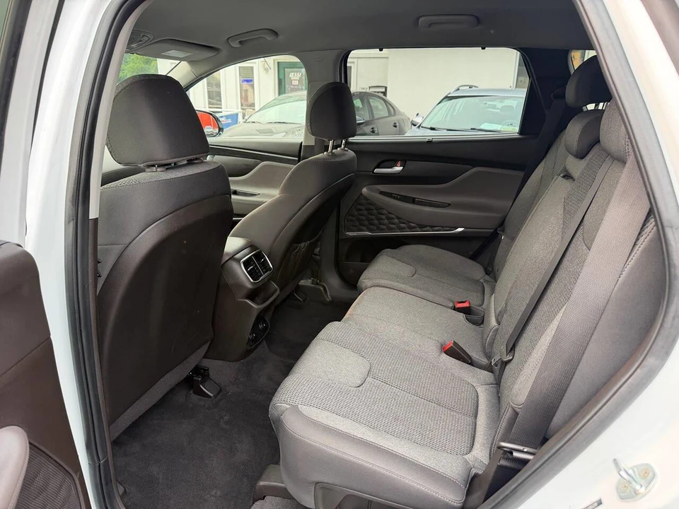 2020 Hyundai Santa Fe - Image 13 of 25