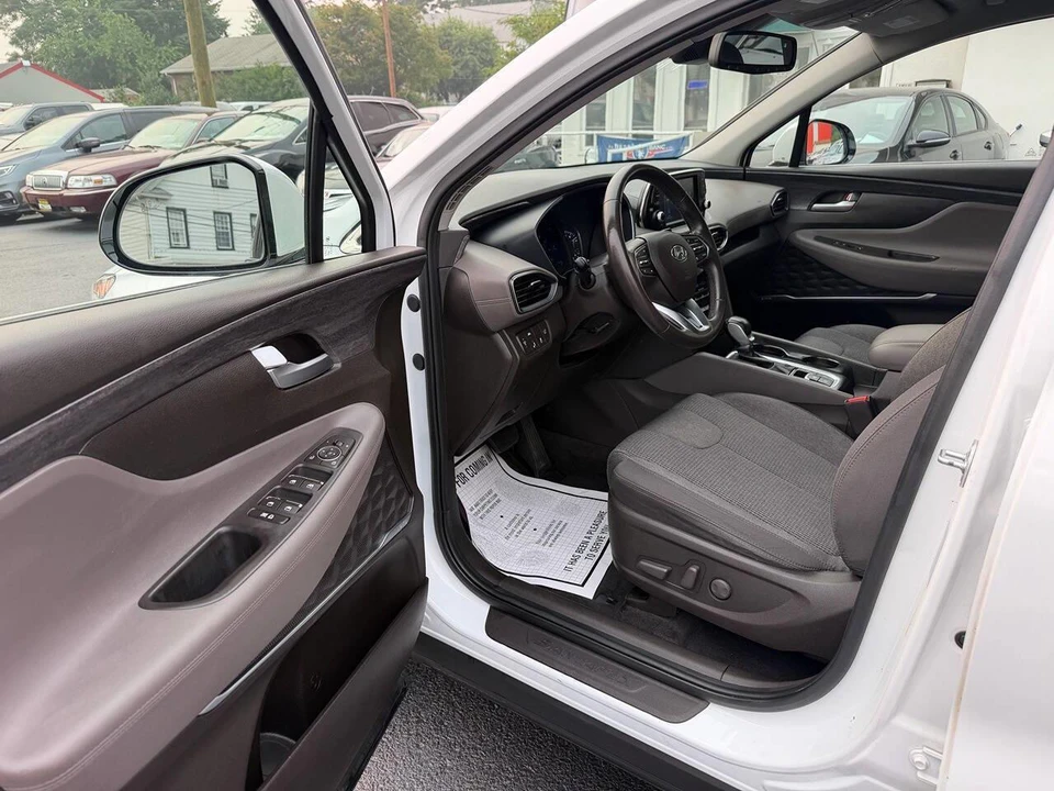 2020 Hyundai Santa Fe - Image 2 of 25