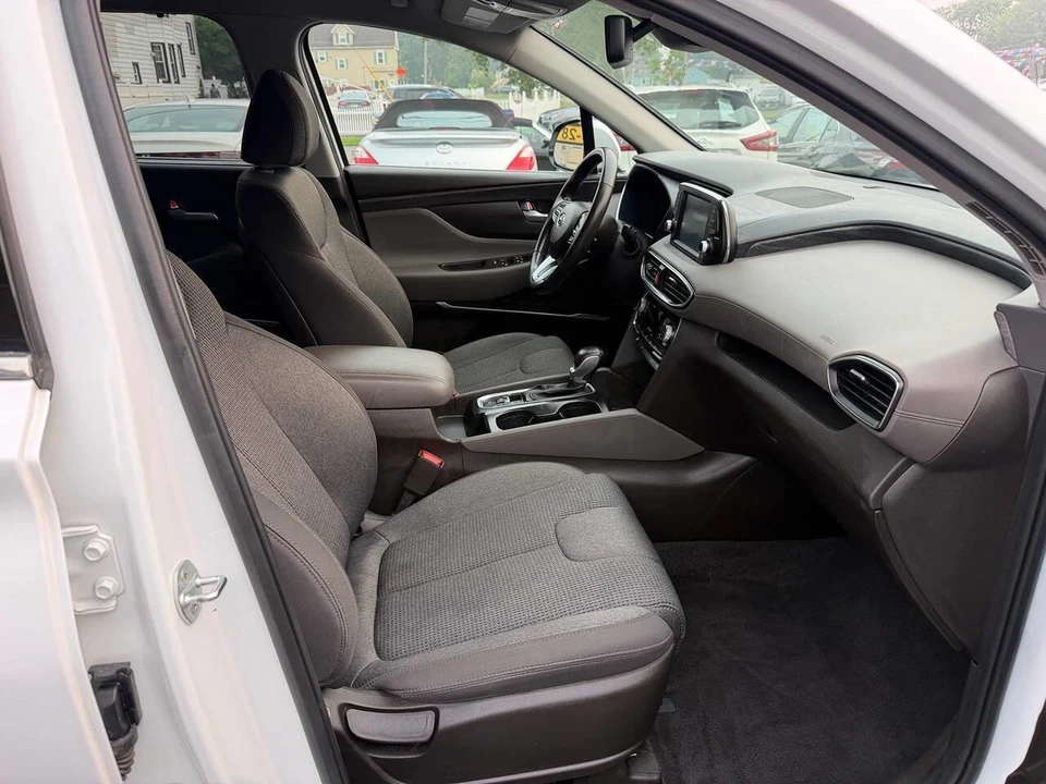 2020 Hyundai Santa Fe - Image 16 of 25