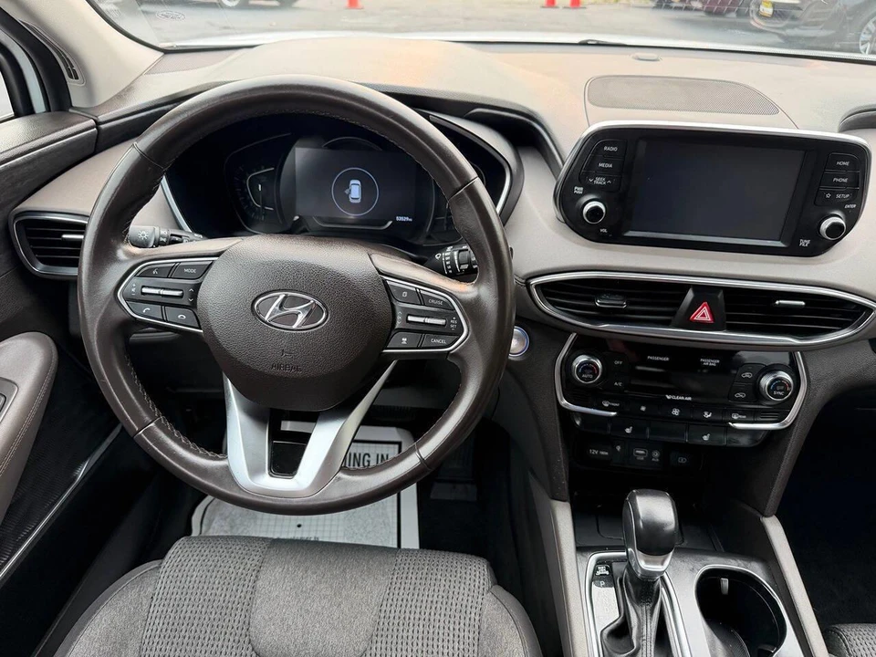 2020 Hyundai Santa Fe - Image 15 of 25