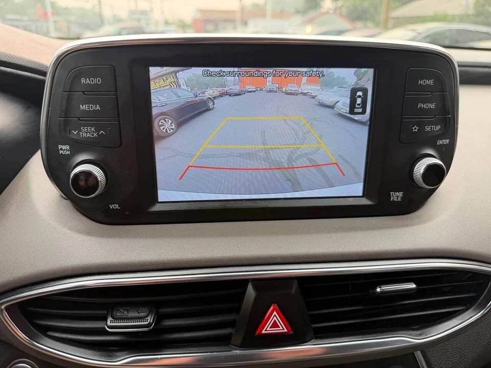 2020 Hyundai Santa Fe - Image 9 of 25