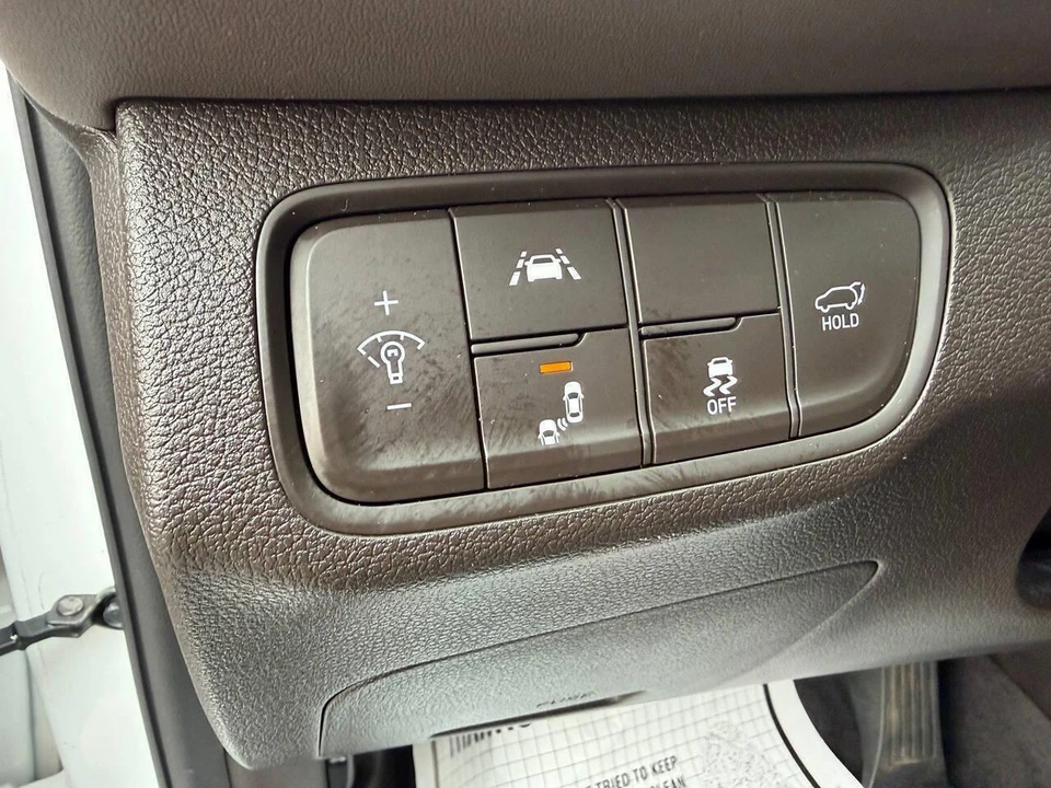 2020 Hyundai Santa Fe - Image 6 of 25