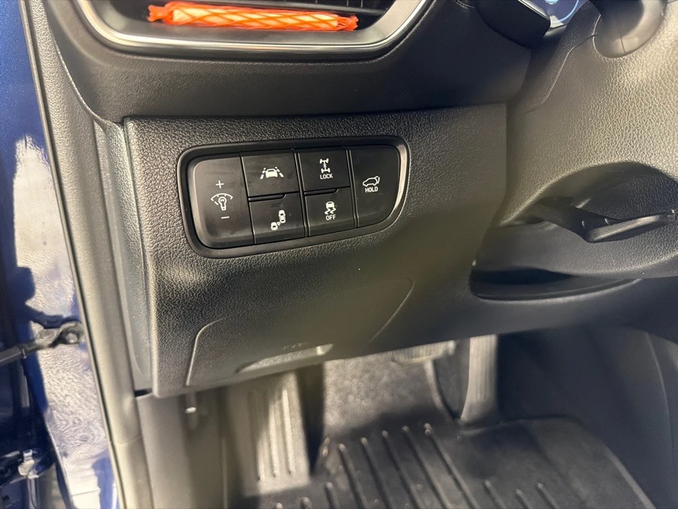 2020 Hyundai Santa Fe - Image 15 of 21