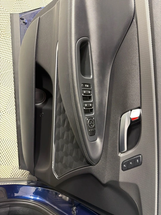 2020 Hyundai Santa Fe - Image 11 of 21