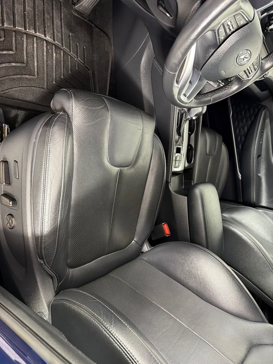 2020 Hyundai Santa Fe - Image 12 of 21