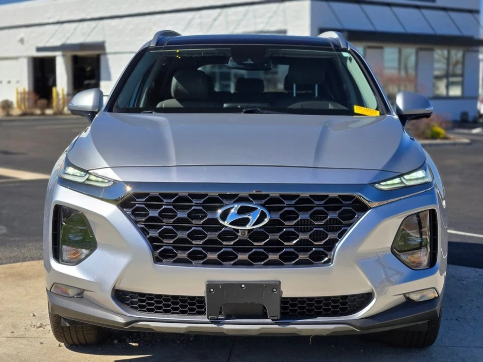 2020 Hyundai Santa Fe - Image 2 of 12