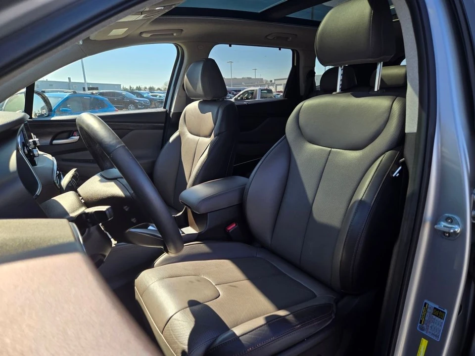 2020 Hyundai Santa Fe - Image 11 of 12