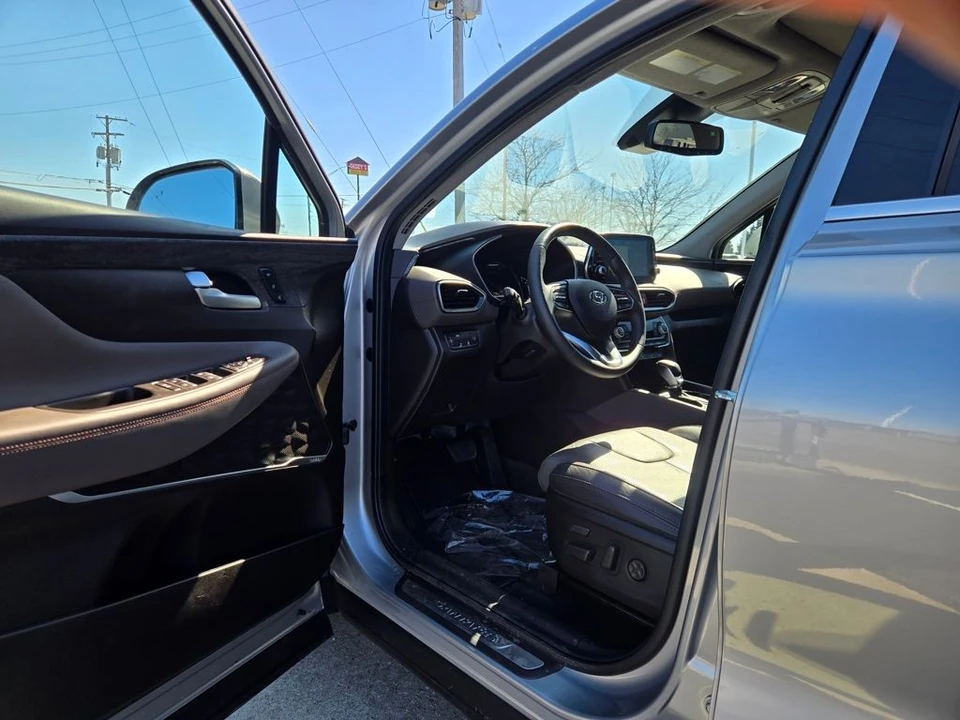 2020 Hyundai Santa Fe - Image 9 of 12