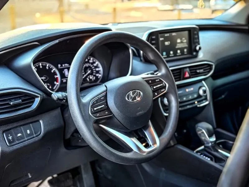 2020 Hyundai Santa Fe - Image 11 of 12