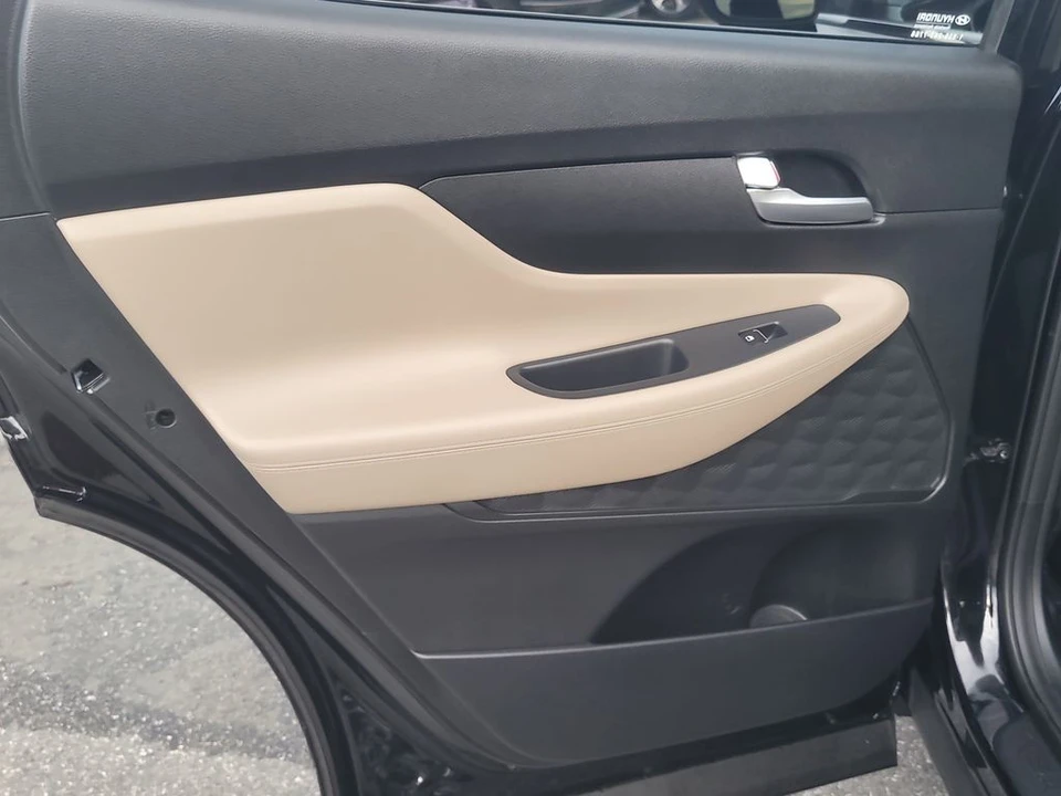2020 Hyundai Santa Fe - Image 8 of 12