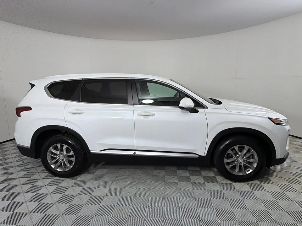 2020 Hyundai Santa Fe - Image 4 of 12