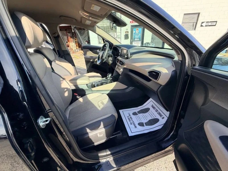 2020 Hyundai Santa Fe - Image 10 of 12