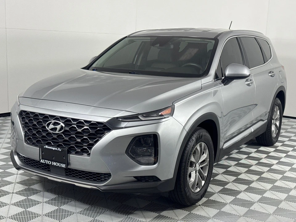 2020 Hyundai Santa Fe - Image 11 of 12