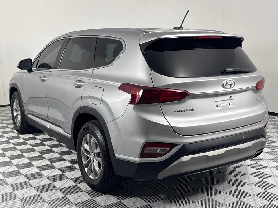 2020 Hyundai Santa Fe - Image 7 of 12