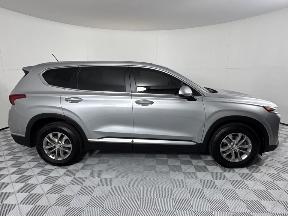 2020 Hyundai Santa Fe - Image 4 of 12
