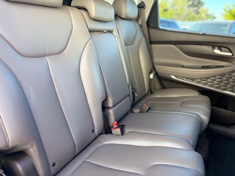 2020 Hyundai Santa Fe - Image 17 of 21