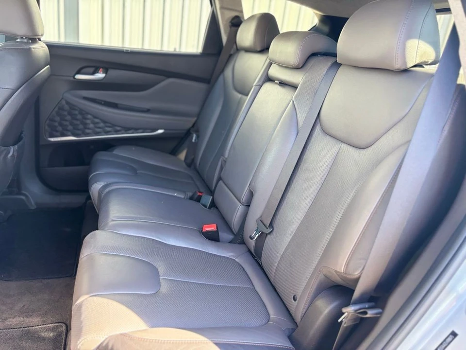 2020 Hyundai Santa Fe - Image 20 of 21