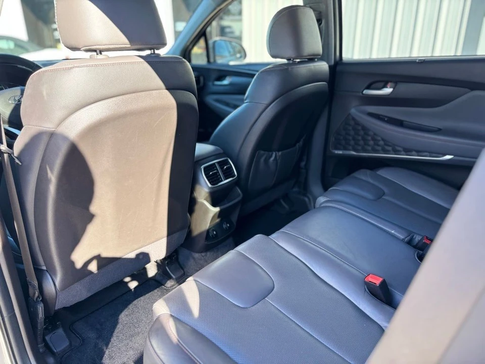 2020 Hyundai Santa Fe - Image 19 of 21