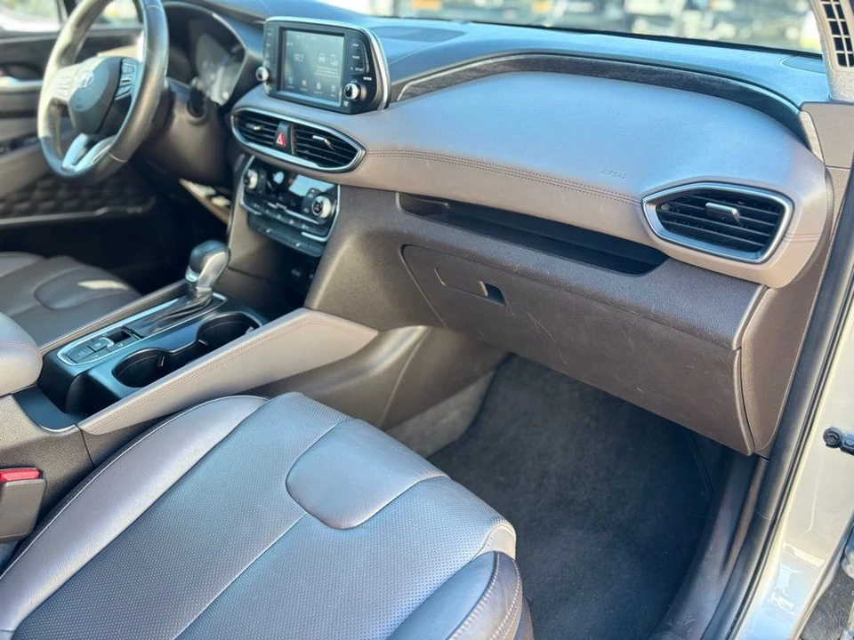 2020 Hyundai Santa Fe - Image 13 of 21