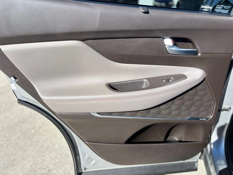 2020 Hyundai Santa Fe - Image 18 of 21