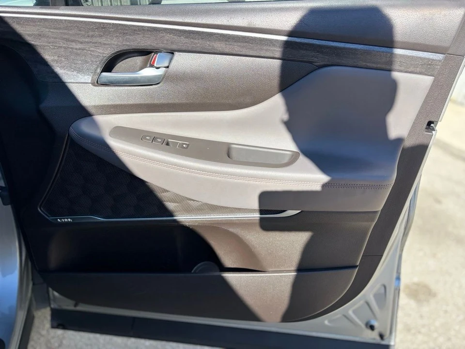 2020 Hyundai Santa Fe - Image 12 of 21