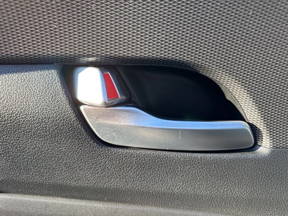 2020 Hyundai Santa Fe - Image 11 of 12
