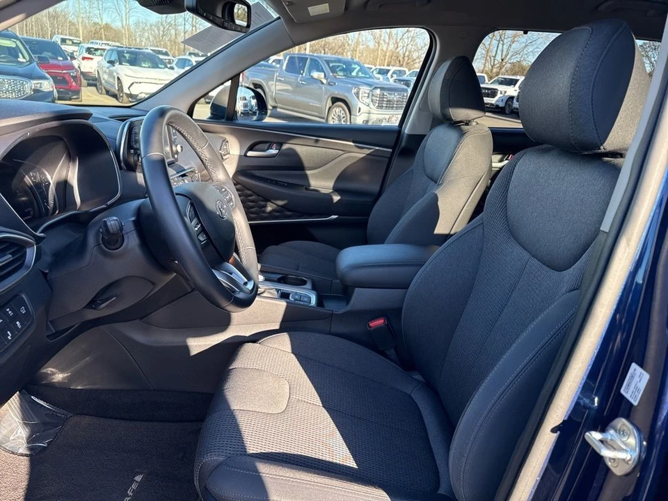 2020 Hyundai Santa Fe - Image 9 of 12