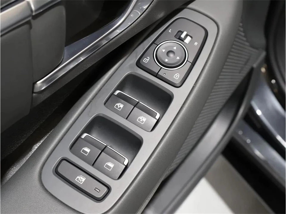 2020 Hyundai Sonata - Image 10 of 31