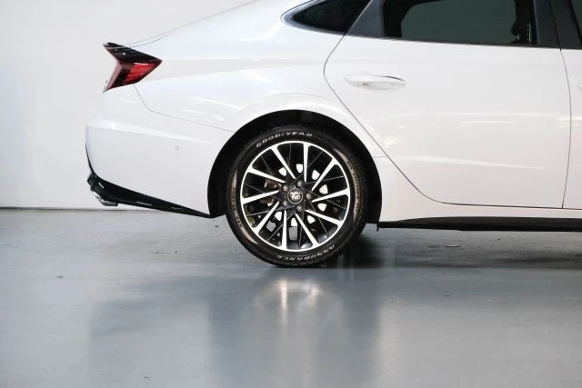 2020 Hyundai Sonata - Image 16 of 21