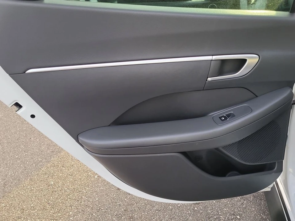 2020 Hyundai Sonata - Image 8 of 12