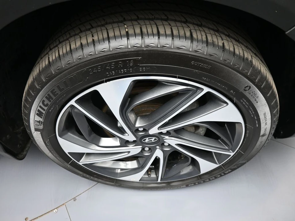 2020 Hyundai Tucson - Image 13 of 31