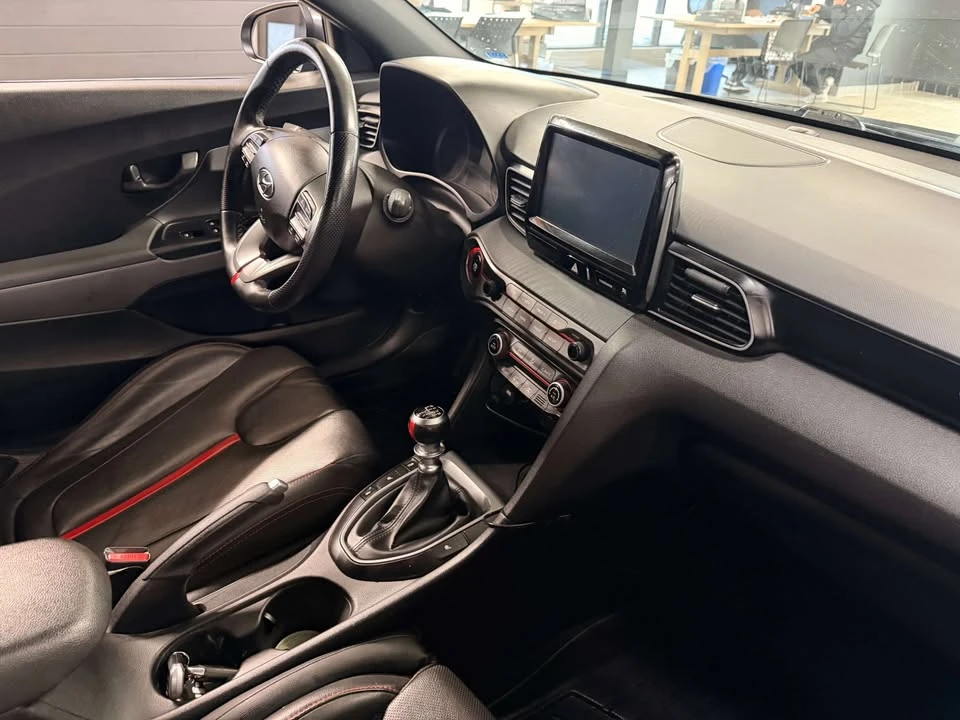 2020 Hyundai Veloster - Image 9 of 20