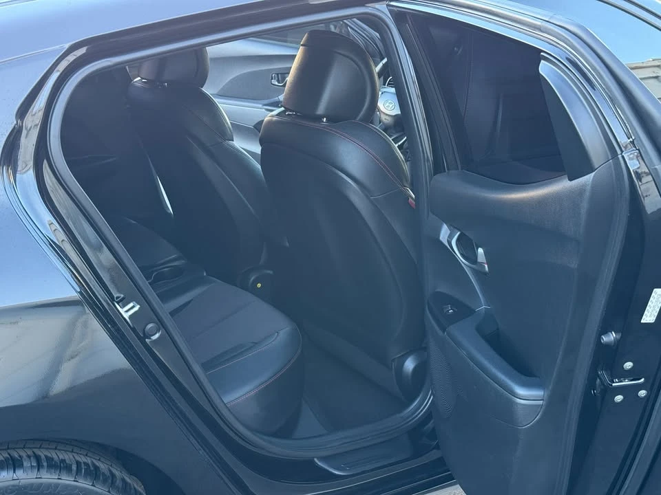 2020 Hyundai Veloster - Image 10 of 20