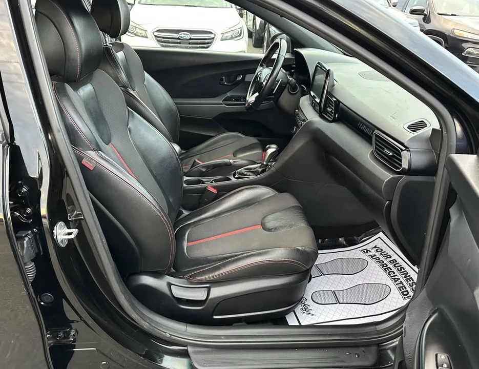 2020 Hyundai Veloster - Image 12 of 18