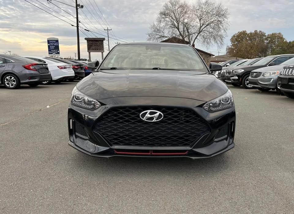 2020 Hyundai Veloster - Image 2 of 18