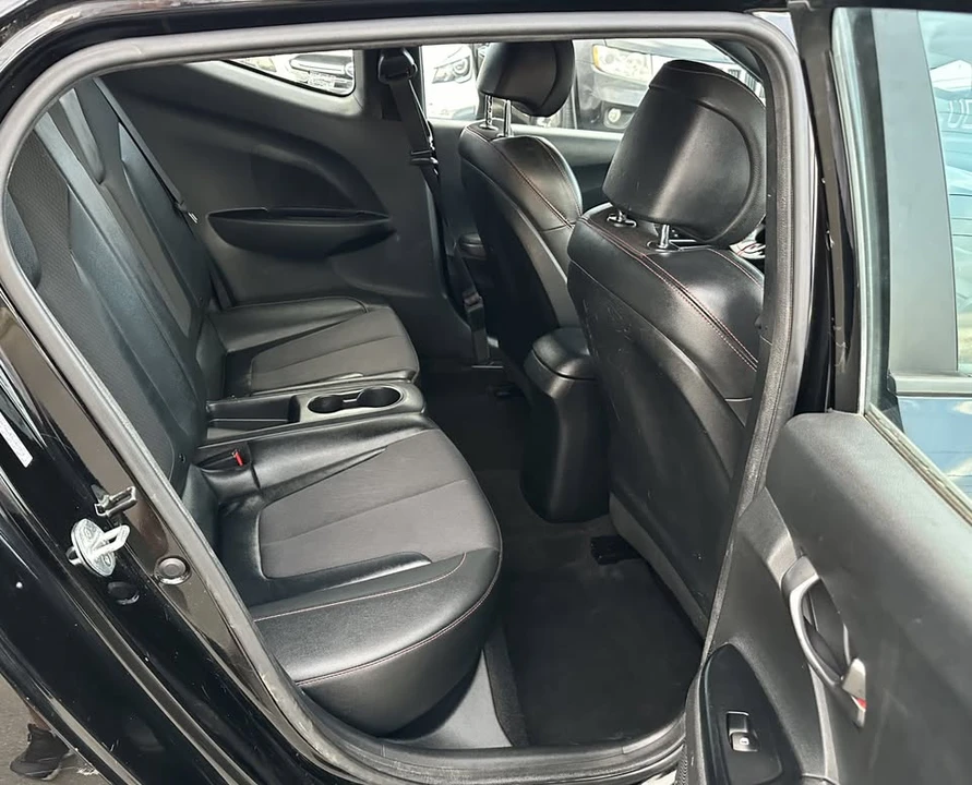 2020 Hyundai Veloster - Image 11 of 18
