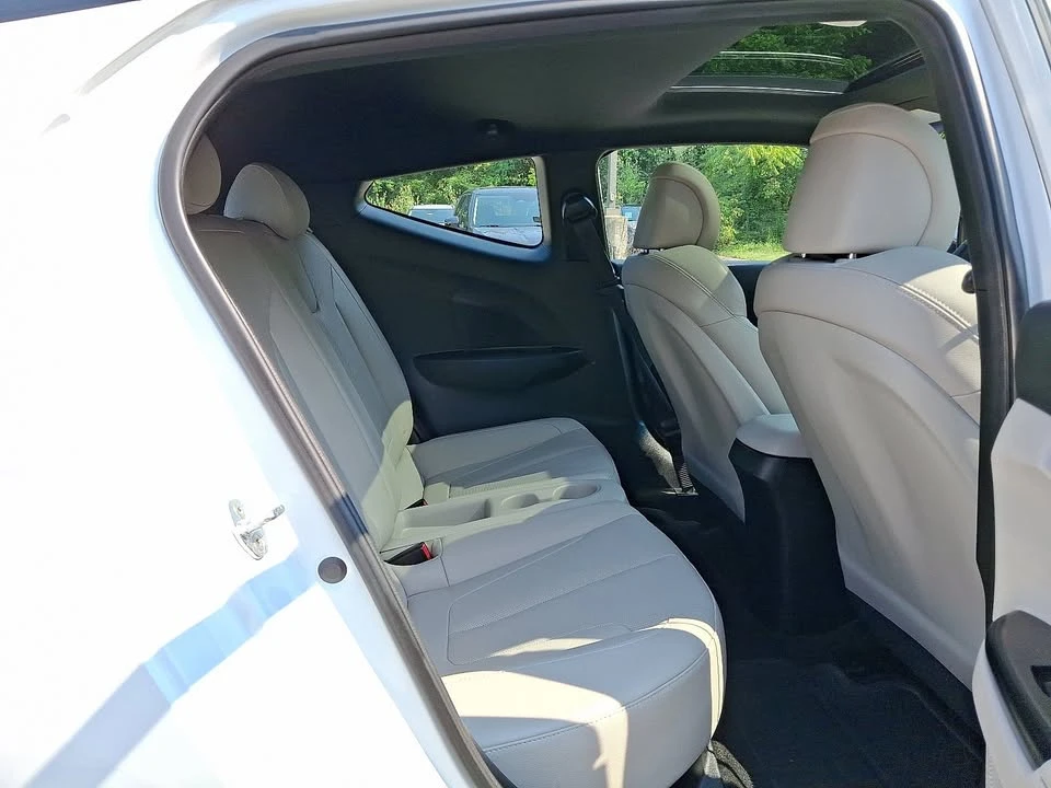2020 Hyundai Veloster - Image 8 of 12